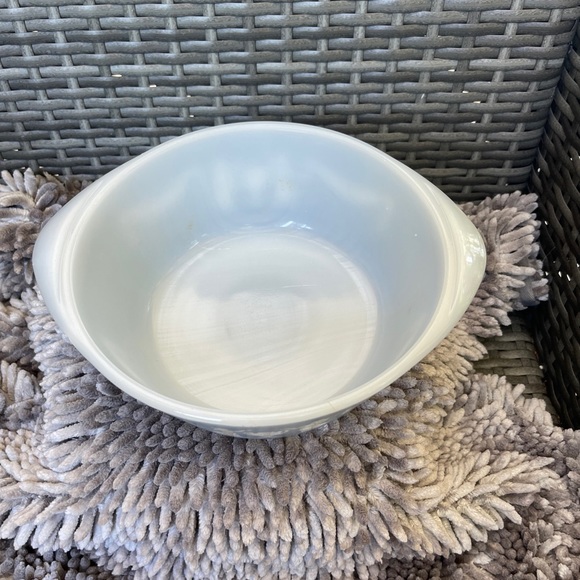 Vintage Glasbake Milk Glass Blue w Roman Design Casserole Dish w Lid 5J-512 1.5Q - Picture 3 of 5